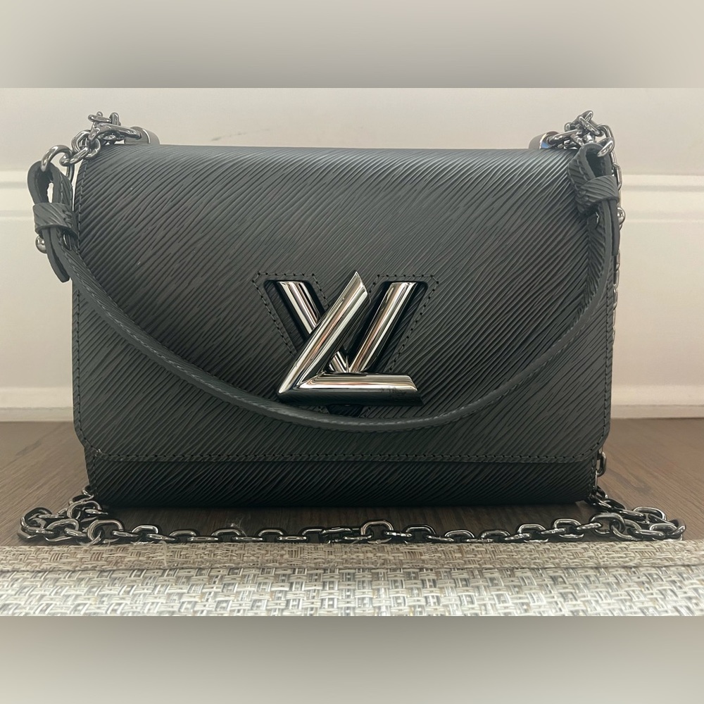 Louis Vuitton Twist MM, Perfect Condition.